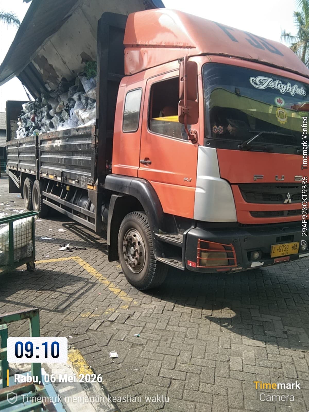 Distribusi barang menuju tujuan